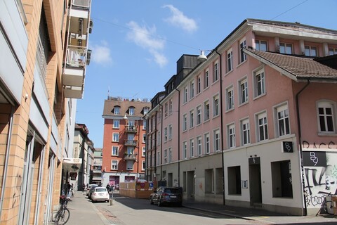 스테이 투나잇 호스텔