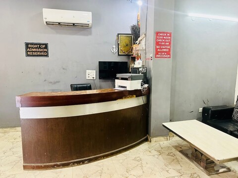 호텔 그린 애로우 로히니