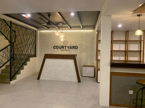 커트야드 게스트하우스