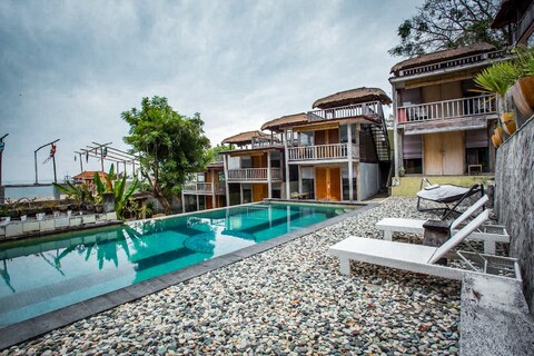 트리 하우스 로지