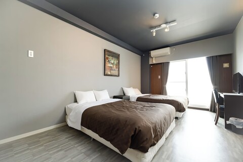 미스터 킨조 인 디-빌