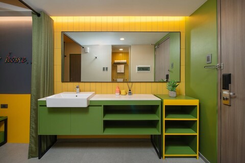 리프 말라테 마닐라, 더 애스콧 리미티드 매니지드