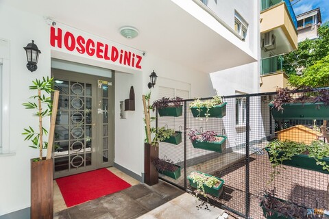 유 홈즈 투르쿠아즈