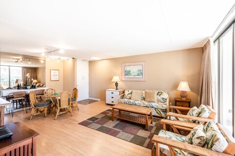 넓은 14층 코너 스위트, 다이아몬드 헤드와 부분적인 오션뷰, 무료 주차!