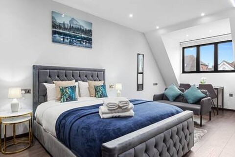 센트럴 런던 근처의 세련된 킹 사이즈 베드 스튜디오