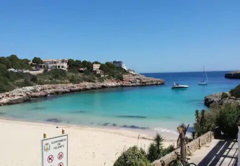 텐톨 호텔즈의 코르브 마리 비치