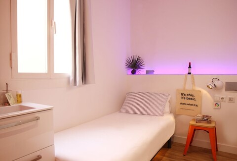 시크 & 베이직 타예스 오스탈