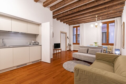 카 델라 코메디아 바이 원더풀 이탈리아