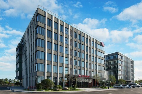 이비스 쟈오동 공항 EMU 타운 스토어