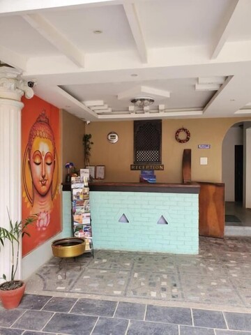 가우탈리 가르 더 스왈로 홈