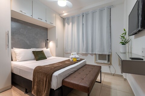 지하철 앞, 해변까지 8분 거리의 SF228