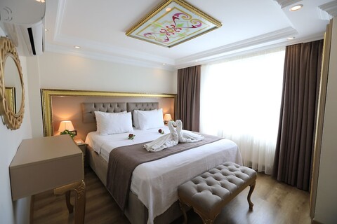 블루 제르제반 코낙 호텔