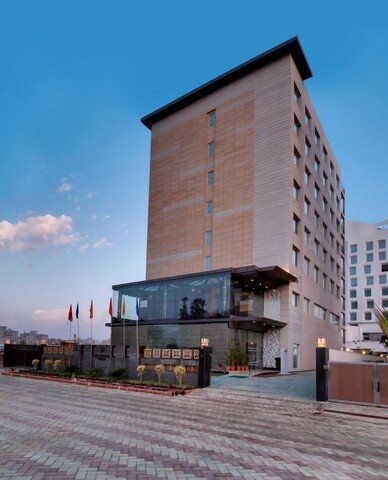 더 골든 팜스 호텔 & 스파 델리