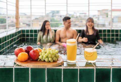 유니크 크리에이티브 - 우드 디자인 - 루프탑 자쿠지