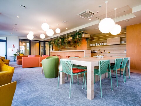 슈퍼 아파트 윌라노우