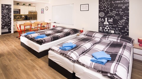 메트로 스톱 비세흐라드 근처 스쿨 아파트