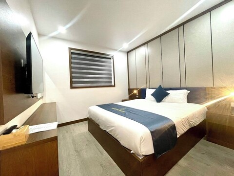 크리스탈 홀리데이 하롱 호텔