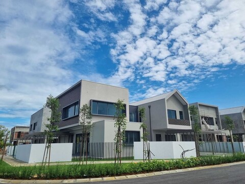 디 라이즈 바이 스플레인