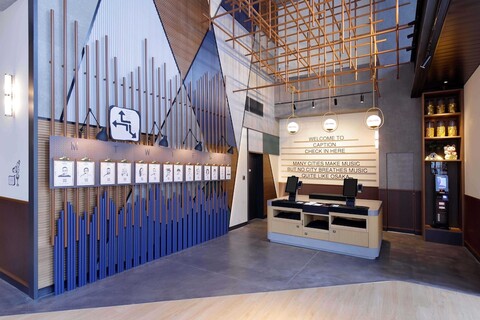 캡션 바이 히야트 난바 오사카