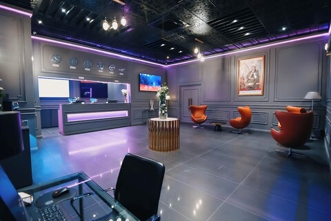 555 호텔 클러빙 어덜츠 온리