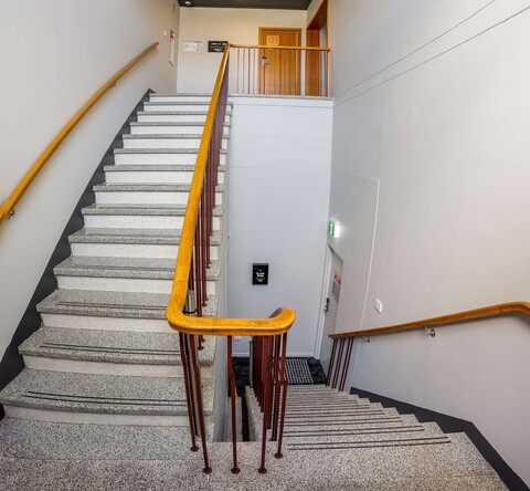 나이트캡 앳 엠파이어 호텔