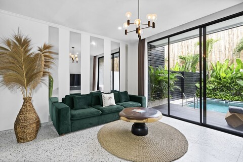 서니 넬라얀 빌라 바이 베터플레이스