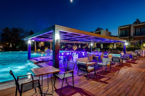 첼레스테 벨라 럭셔리 호텔 & 스파