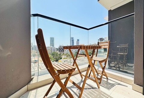 JVC의 프리미엄 1 베드룸 펄라 아파트먼트, 인피니티 풀 및 어린이 놀이 공간