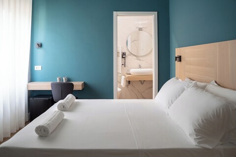 Nolana 28 Rooms in Naples