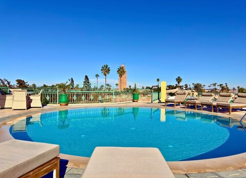 실라지 팰리스 스카이 & 스파