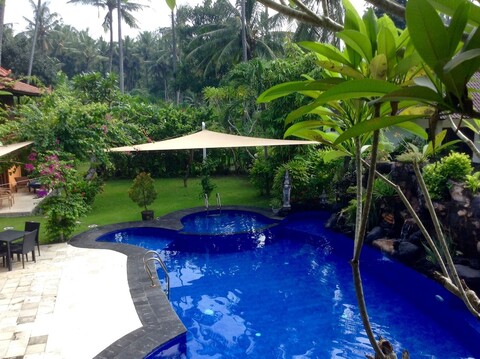 빌라 텐가난, 쿠라 쿠라 빌라스, 칸디다사, 발리