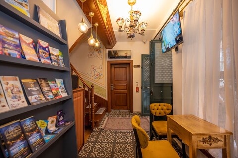 발레리아 앤틱 1892 술타나헷