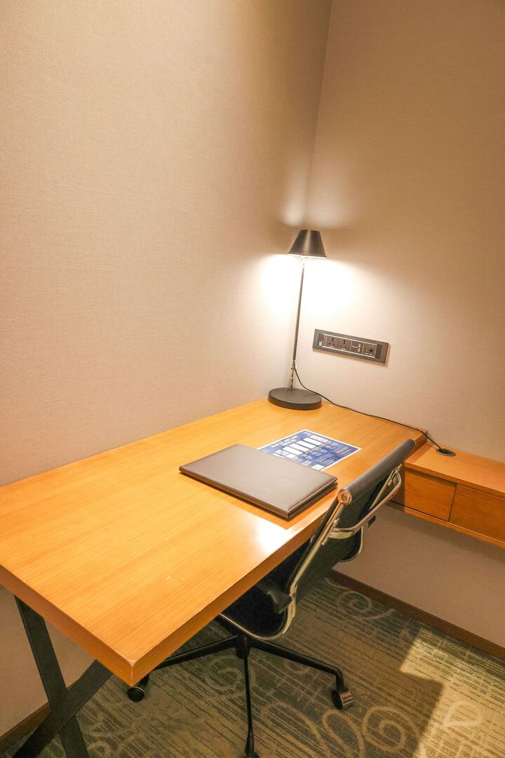 room detail thumbnail 2