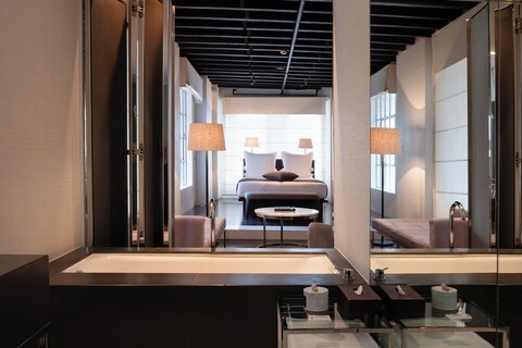 이스타블리시먼트 호텔