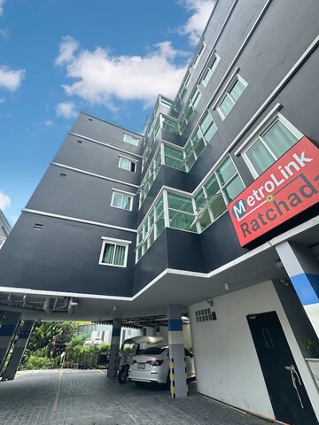 Metro Link Ratchada Hotel