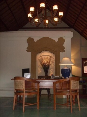 스트로베리 힐 호텔 & 레스토랑