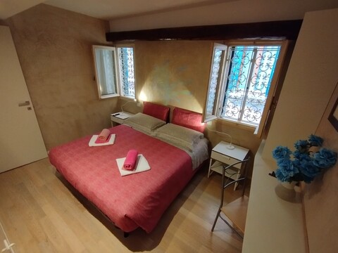 카 리리카 평온함, 성 마르코 광장에서 몇 걸음 거리