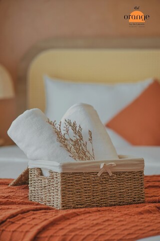 아이레스트 오렌지 타이 호 호수가 있는 아파트