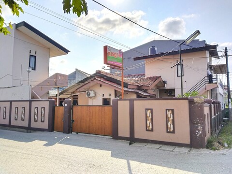 코코텔의 리스키아 홈스테이 샤리아