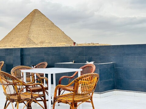 프린스 피라미드 인