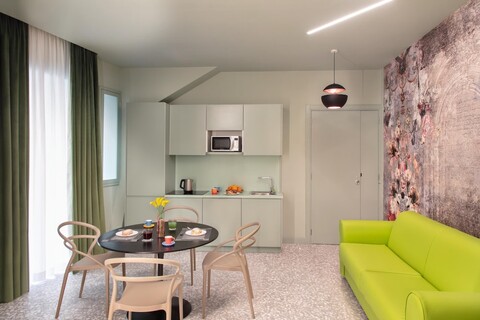 레이디 로즈 프리빌리지 스위트