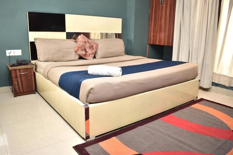 Qotel Hotel Rajouri Garden