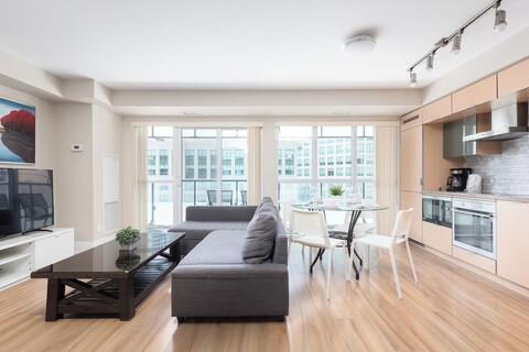 월드 와이드 스테이즈 스위트 - CN 타워