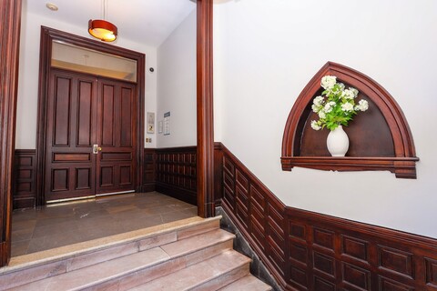 245 뉴베리 스트리트의 메버릭 스위트