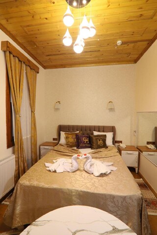 구르 로얄 스위트 아파트