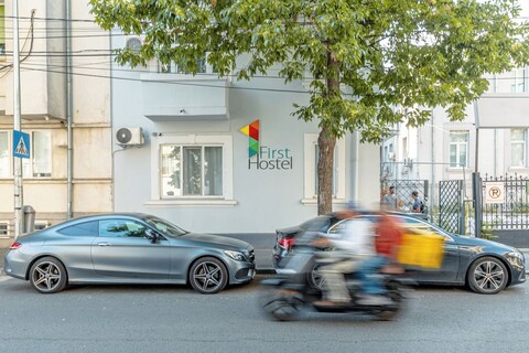 퍼스트 호스텔 부쿠르 21