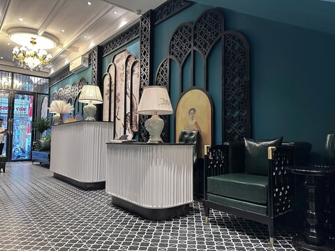 아미카 프리미어 호텔 앤드 트래블