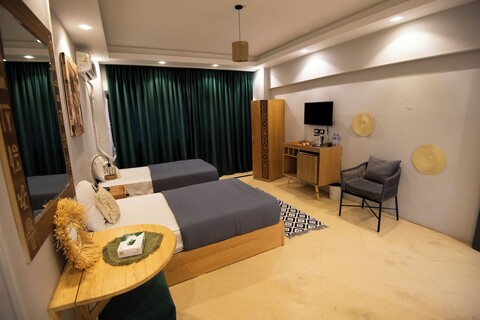 킹 투트 호텔, 박물관 & 피라미드 전망