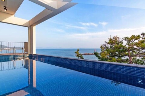 Hash Rock Pool Villa