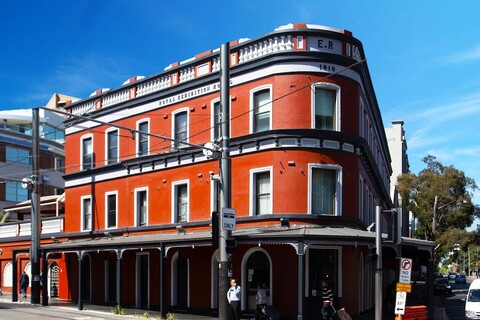 로얄 익스비션 호텔